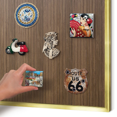 Pizarra magnética de pared en color oro Fondo de madera