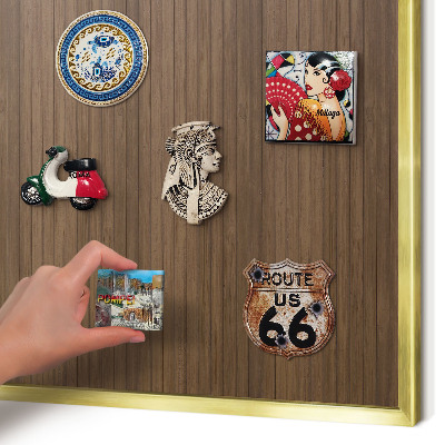 Pizarra magnética de pared en color oro Fondo de madera