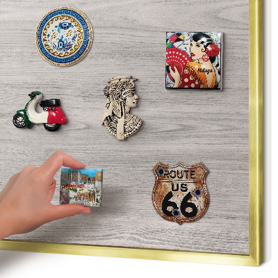 Tablero para imanes decorativo con marco dorado Textura de madera
