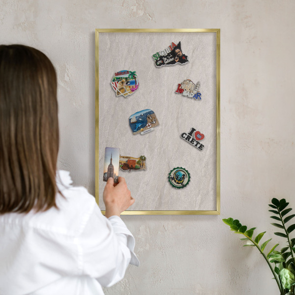 Tablero para imanes decorativo con marco dorado Elegancia delicada