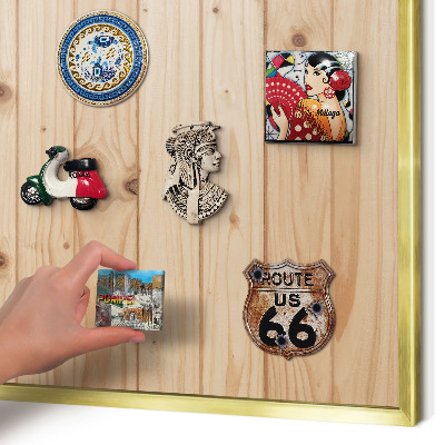 Tablero para imanes decorativo con marco dorado Patrón de madera