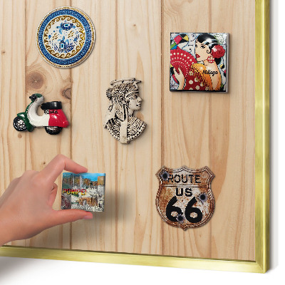 Tablero para imanes decorativo con marco dorado Patrón de madera