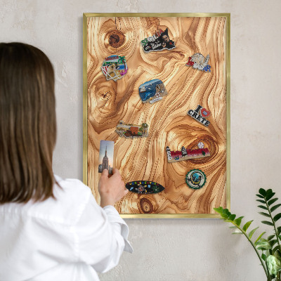 Tablero para imanes decorativo con marco dorado Textura de madera