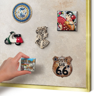 Tablero para imanes decorativo con marco dorado Fondo neutro