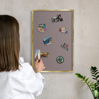 Tablero para imanes decorativo con marco dorado Marrón ceniza