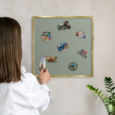 Tablero para imanes decorativo con marco dorado Sabio