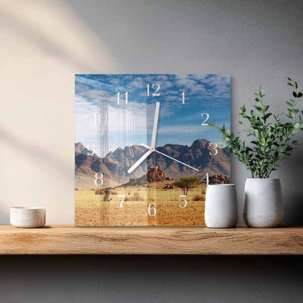 Reloj cuadrado montañas