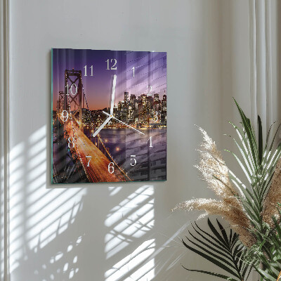 Reloj cuadrado Ciudad de puentes