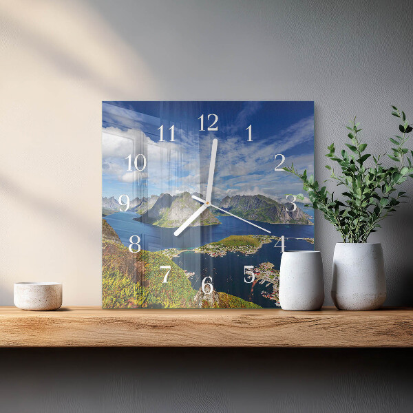 Reloj cuadrado montañas