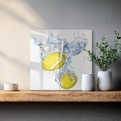 Reloj cuadrado Limones en agua