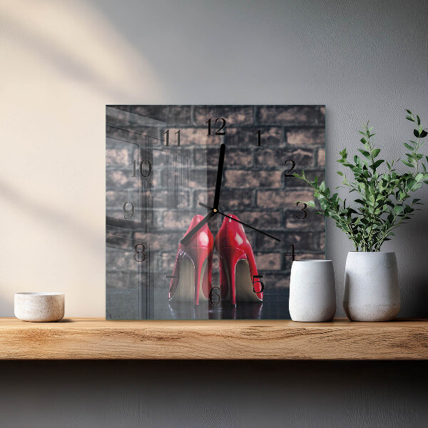 Reloj de vidrio tacones altos rojos