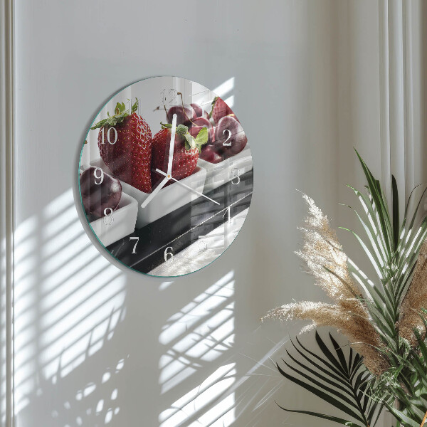 Reloj de pared redondo fresas