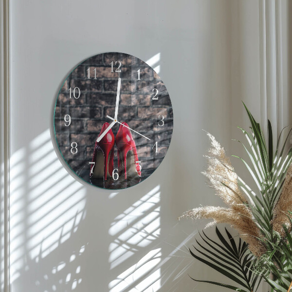 Reloj de pared redondo tacones altos rojos