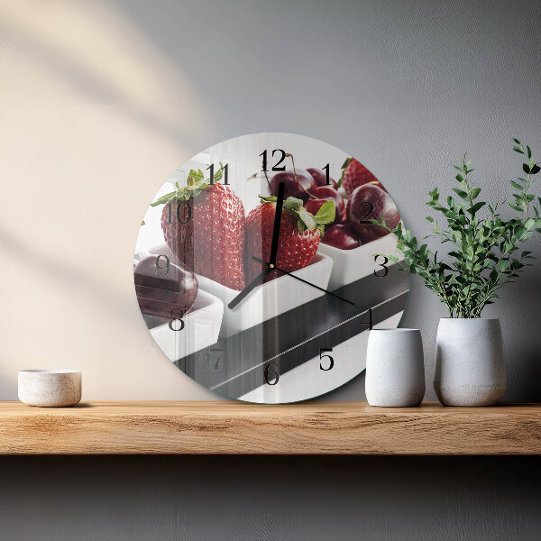 Reloj de pared redondo fresas