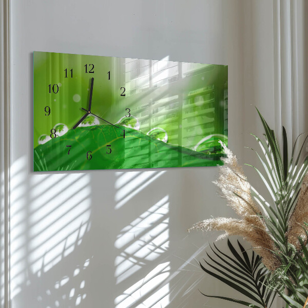 Reloj rectangular Rocío Sobre Una Hoja